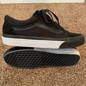 Women’s Old School Vans
